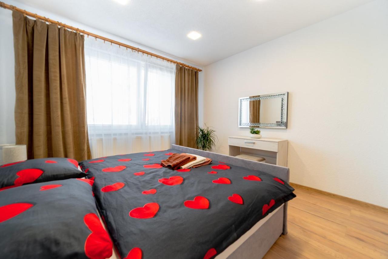 Apartman Discreet Kysucke Nove Mesto Esterno foto