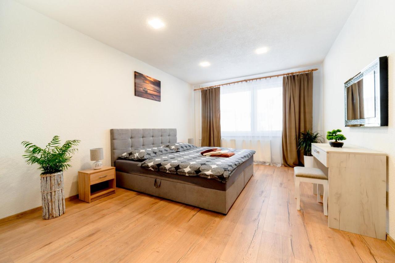 Apartman Discreet Kysucke Nove Mesto Esterno foto