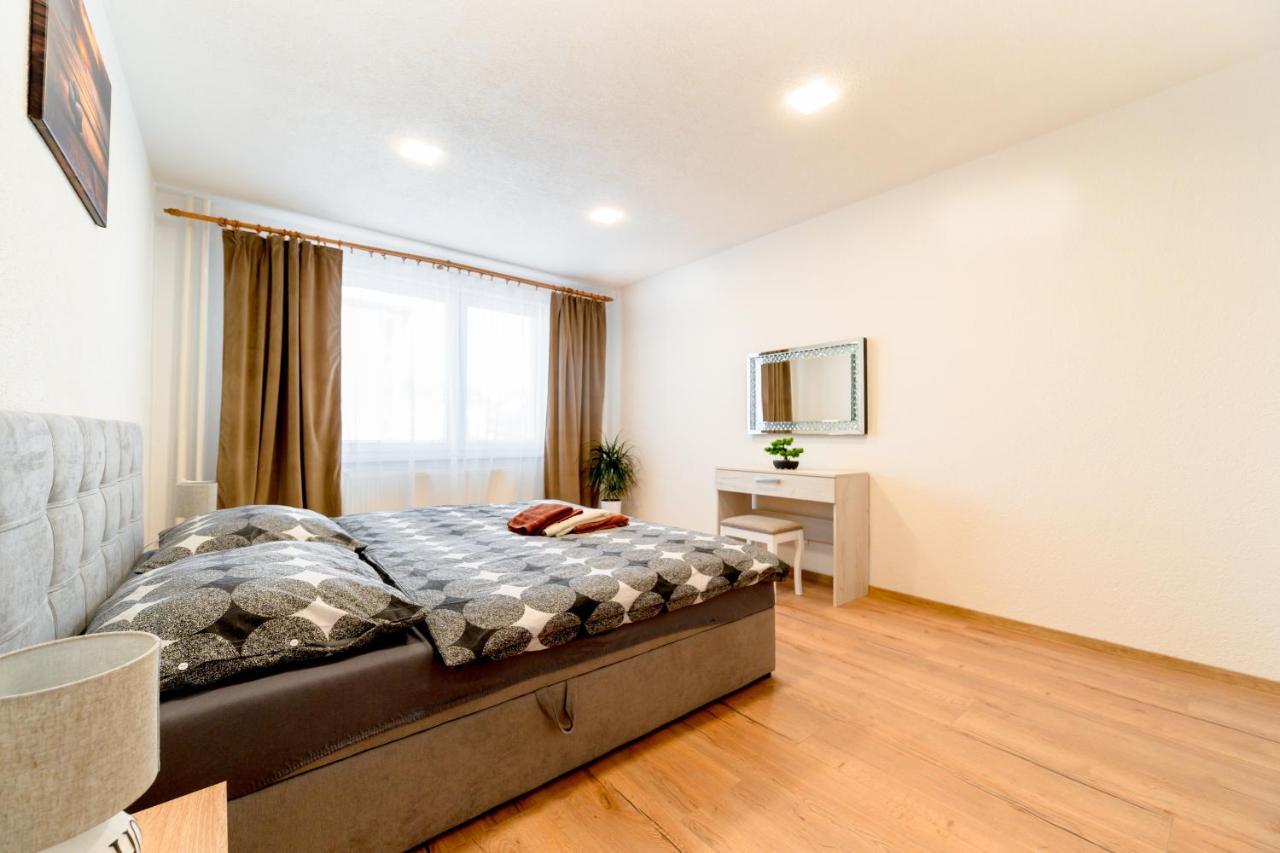 Apartman Discreet Kysucke Nove Mesto Esterno foto