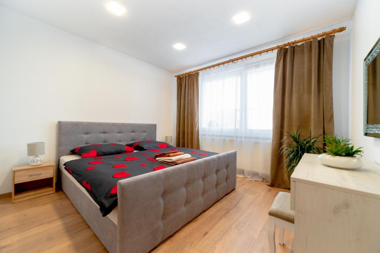 Apartman Discreet Kysucke Nove Mesto Esterno foto